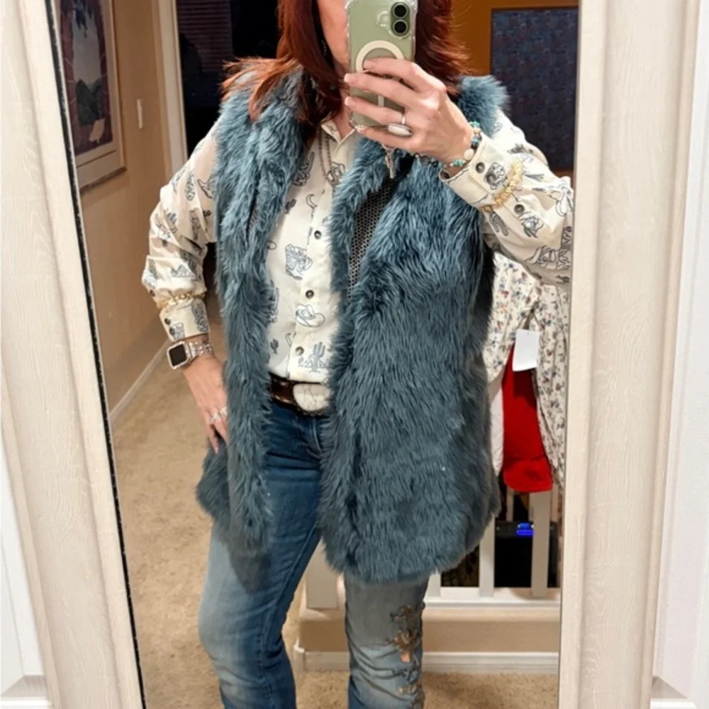 ECI Teal Faux Fur Vest Long Sleeveless - Med / Large Womens